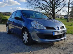 Blau Gebraucht 2005 Renault Clio II Expression Limousine | 1.300 € (Superpreis)