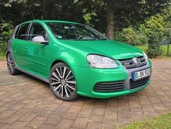 Grün Gebraucht 2007 VW Golf V R Limousine | 18.000 €