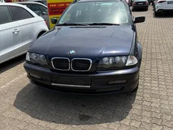 Blau Gebraucht 2001 BMW 318 Kombi | 2.450 € (Teuer)