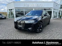 Schwarz Gebraucht 2024 BMW iX Executive SUV | 81.950 € (Teuer)