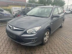 Grau Gebraucht 2010 Hyundai i30 Edition Kombi | 2.850 € (Fairer Preis)