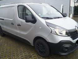 Silber Gebraucht 2018 Renault Trafic Van / Kleinbus | 12.100 € (Guter Preis)