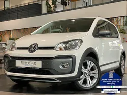 Weiß Gebraucht 2017 VW cross up! Kleinwagen | 12.780 € (Fairer Preis)
