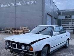 Weiß Gebraucht 1989 BMW 520 Limousine | 2.300 €