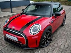 Rot Gebraucht 2024 Mini Cooper Classic Kleinwagen | 25.999 € (Fairer Preis)