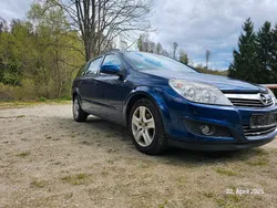 Blau Gebraucht 2009 Opel Astra Kombi | 2.000 € (Guter Preis)