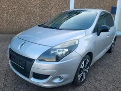 Silber Gebraucht 2011 Renault Scénic III Bose Edition Van / Kleinbus | 4.899 €