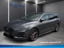 Grau Gebraucht 2024 Ford Focus ST Limousine | 32.990 € (Fairer Preis)