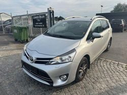 Silber Gebraucht 2016 Toyota Verso Comfort Van / Kleinbus | 8.200 € (Guter Preis)