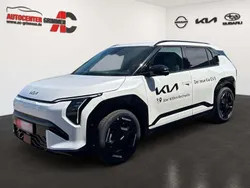 Swp : snow white pearl Neu 2025 Kia EV3 4 SUV | 48.900 € (Teuer)
