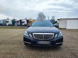 Schwarz Gebraucht 2011 Mercedes E200 Avantgarde Limousine | 7.590 € (Guter Preis)