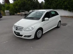 Weiß Gebraucht 2010 Mercedes B160 Van / Kleinbus | 5.900 € (Fairer Preis)