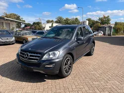 Grau Gebraucht 2011 Mercedes ML300 SUV | 9.999 €