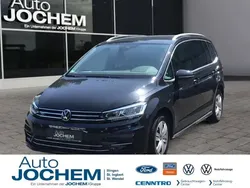 Schwarz Gebraucht 2024 VW Touran Highline Van / Kleinbus | 38.999 € (Teuer)