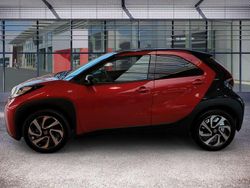Chilli red/black Neu 2025 Toyota Aygo Kleinwagen | 20.485 €