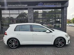 Weiß Gebraucht 2019 VW Golf VII Sportline Limousine | 22.490 € (Etwas zu teuer)