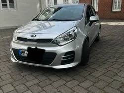 Silber Gebraucht 2015 Kia Rio 2 Limousine | 9.995 € (Fairer Preis)