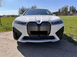 Weiß Gebraucht 2022 BMW iX SUV | 49.600 € (Fairer Preis)
