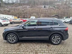 Deep black perleffekt Gebraucht 2018 VW Tiguan Sound SUV | 16.700 € (Fairer Preis)