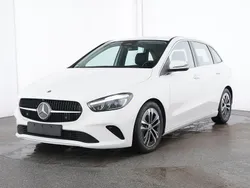 Weiß Gebraucht 2024 Mercedes B180 Van / Kleinbus | 30.890 € (Etwas zu teuer)