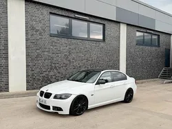 Weiß Gebraucht 2010 BMW 325 Limousine | 15.000 €