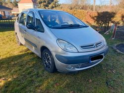 Grau Gebraucht 2000 Citroën Xsara Picasso Van / Kleinbus | 1.000 € (Fairer Preis)