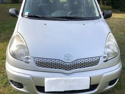 Silber Gebraucht 2004 Toyota Yaris Verso Van / Kleinbus | 2.499 € (Superpreis)