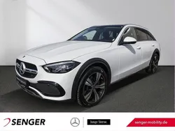 Weiß Gebraucht 2024 Mercedes C220 Avantgarde Limousine | 50.729 €