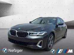 Grau Gebraucht 2020 BMW 530 Luxury Line Kombi | 35.900 € (Fairer Preis)
