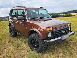 Braun Gebraucht 2018 Lada niva SUV | 17.500 € (Teuer)