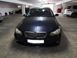 Blau Gebraucht 2005 BMW 325 Limousine | 4.750 €