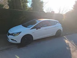 Weiß Gebraucht 2015 Opel Astra Selection Limousine | 7.700 € (Guter Preis)
