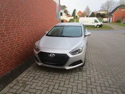 Silber Gebraucht 2017 Hyundai i40 Trend Kombi | 14.900 € (Fairer Preis)