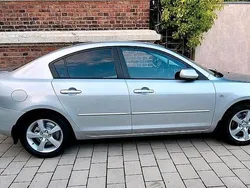 Silber Gebraucht 2005 Mazda 3 Limousine | 2.400 €