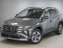 Ecotronic grey metallic (pe2) Neu 2025 Hyundai Tucson Essential SUV | 31.690 € (Guter Preis)