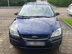 Blau Gebraucht 2005 Ford Focus Limousine | 1.975 € (Fairer Preis)
