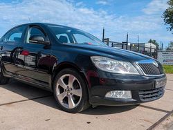 Schwarz Gebraucht 2010 Skoda Octavia Limousine | 3.990 € (Teuer)