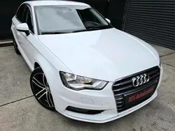 Weiß Gebraucht 2015 Audi A3 Sport Limousine | 9.999 € (Guter Preis)