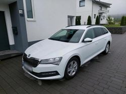 Weiß Gebraucht 2021 Skoda Superb Kombi | 15.950 € (Guter Preis)