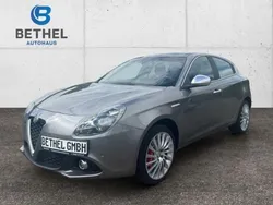 Grau Gebraucht 2019 Alfa Romeo Giulietta Super Kleinwagen | 16.049 € (Fairer Preis)