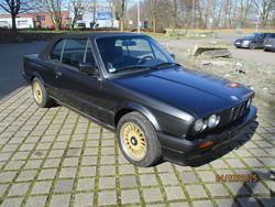 Schwarz Gebraucht 1990 BMW 318 Cabriolet Cabrio | 26.500 €