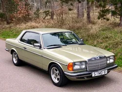 Grün Gebraucht 1982 Mercedes 230 Coupé | 11.490 €