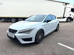 "dynamic" grau Gebraucht 2016 Cupra Leon Limousine | 16.999 €
