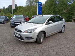 Silber Gebraucht 2010 Ford Focus Titanium Limousine | 7.550 €
