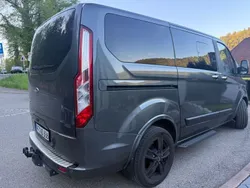 Grau Gebraucht 2019 Ford Tourneo Custom Van / Kleinbus | 34.000 €