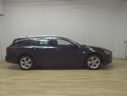 Diamant schwarz metallic Gebraucht 2022 Opel Insignia Elegance Kombi | 11.990 € (Guter Preis)