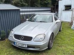 Silber Gebraucht 2002 Mercedes SLK200 Cabrio | 1.700 €