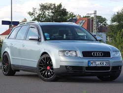 Blau Gebraucht 2002 Audi A4 Kombi | 2.300 € (Fairer Preis)