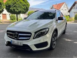 Weiß Gebraucht 2015 Mercedes GLA200 AMG line SUV | 16.800 € (Fairer Preis)