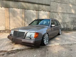 Andere außenfarben Gebraucht 1993 Mercedes E250 Kombi | 3.799 €